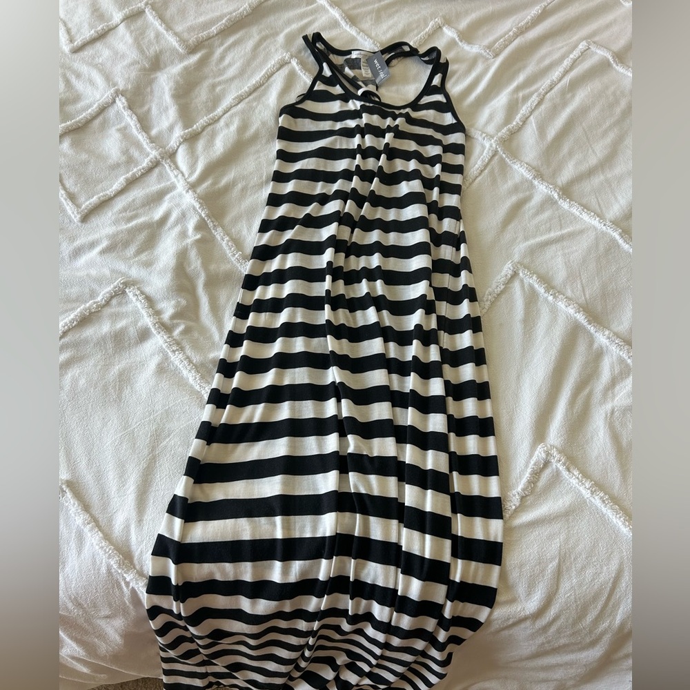 NWT Wet Seal Size large black and white stripe maxi dress